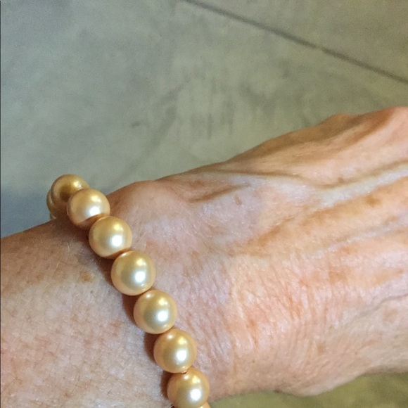 NWOT Pink Pearl Bracelet. - Picture 6 of 7